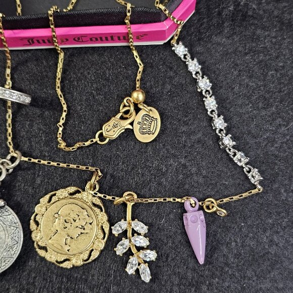 Authentic Juicy Courture Necklace With Lots Of Charms And Pink Box - Picture 3 of 9